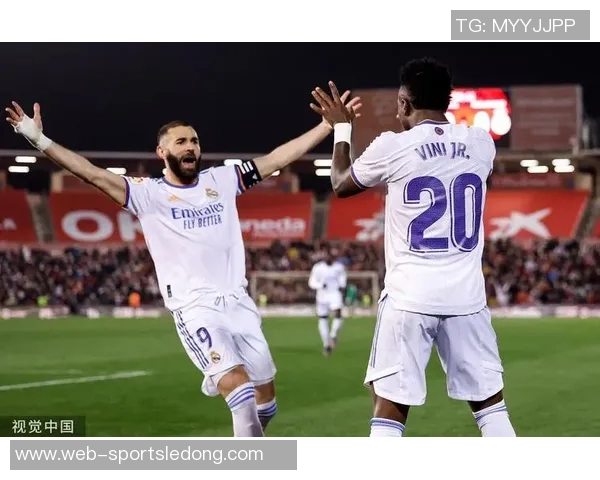 西媒报道皇马坚决不放维尼修斯免签离队若不续约将果断转手处理